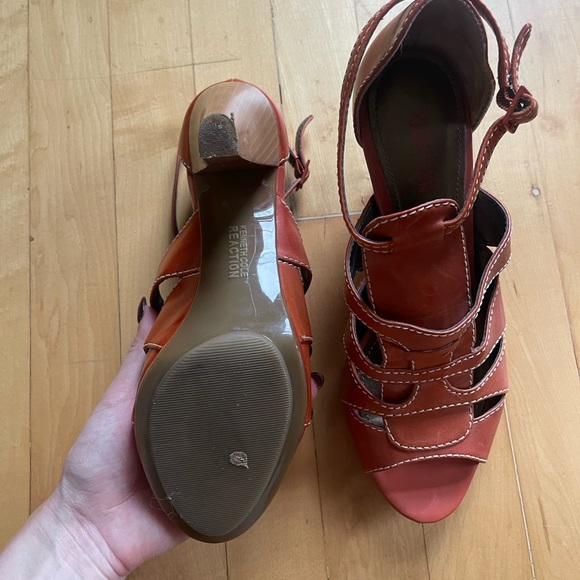 Kenneth Cole Reaction Orange Leather Heels - Picture 3 of 4